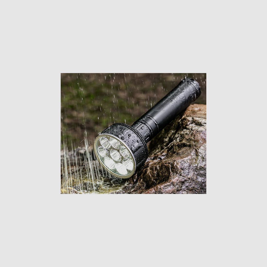 Projecteur LED SAINT TORCH 31, 20 000 lumens (y compris batterie), image 11 sur 12
