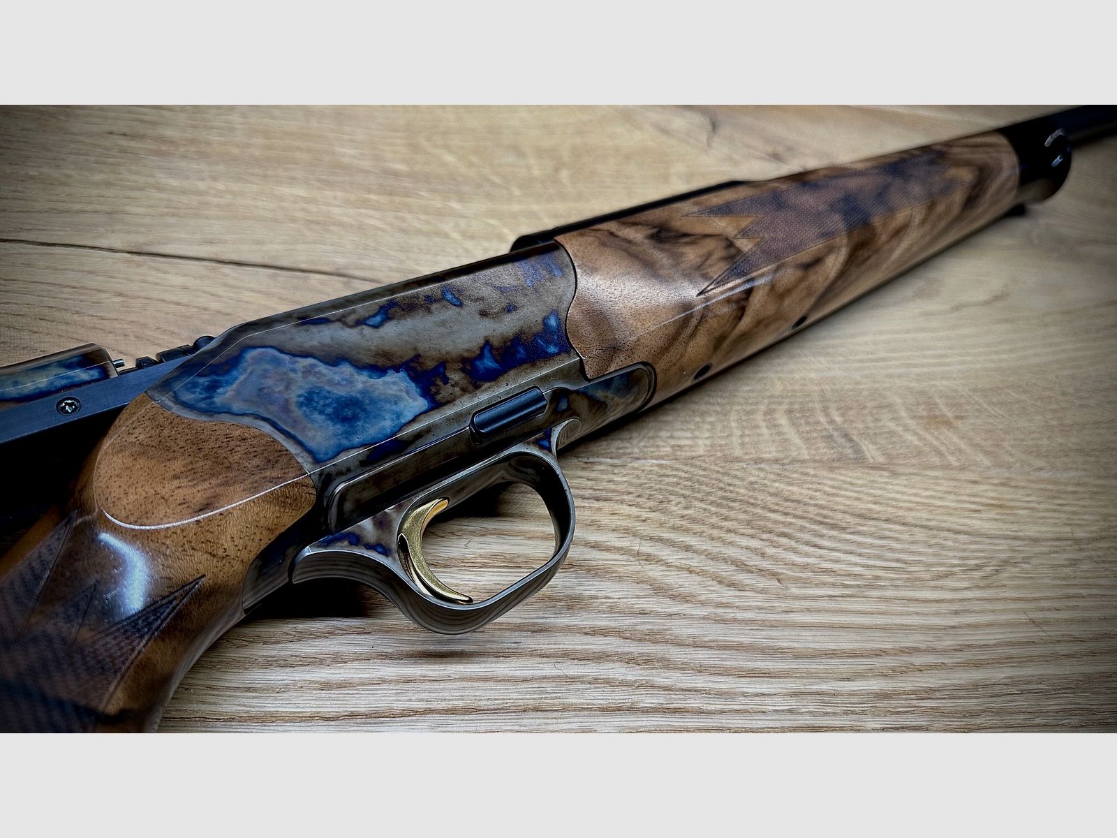 Blaser R8 mit Bunthärtung / HK7 / Stahlsystemkasten&Abzug / ABSOLUTE TRAUMWAFFE