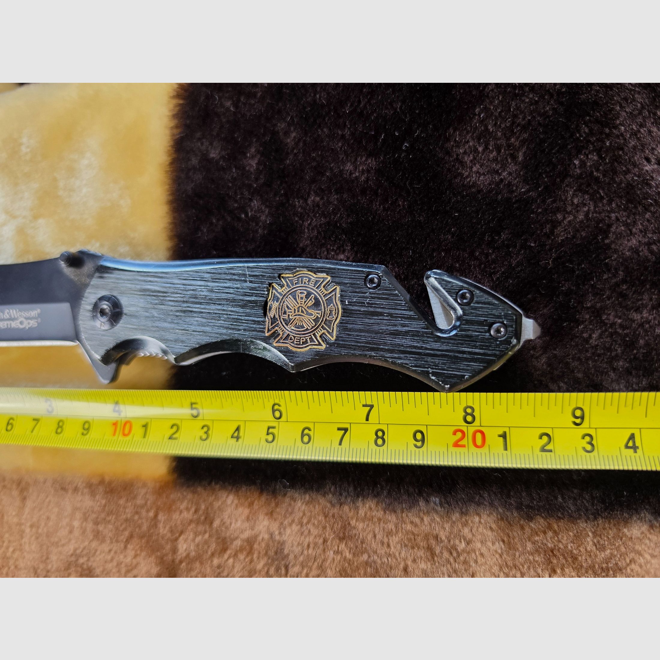 Smith & Wesson ExtremeOps Taktisches Feuerwehr-Rettungsmesser mit Gurtschneider & Glasbrecher, Bild 3 von 5
