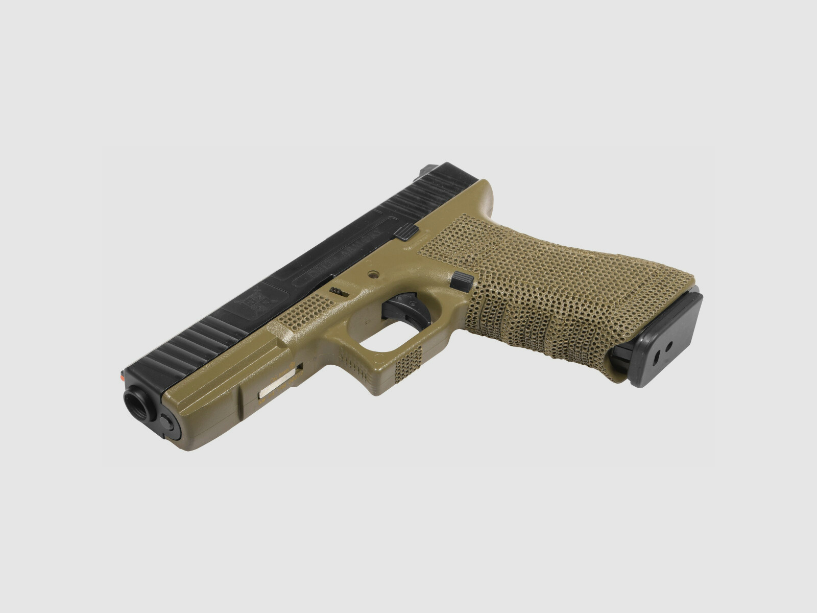 P04 GBB Airsoft Pistole in Oliv | Delta Armory