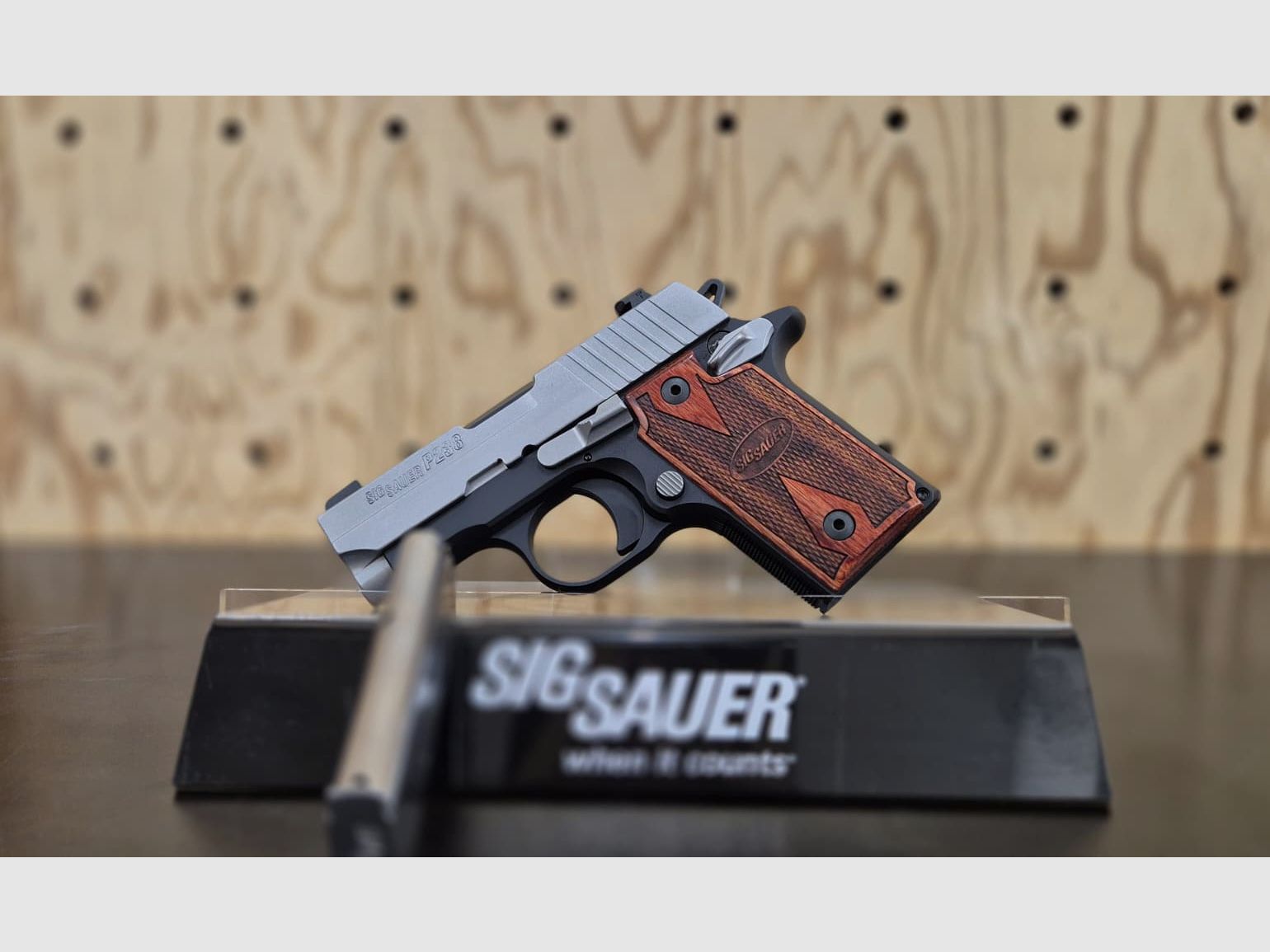 SIG-Sauer P 238 Two Tone, image 2 sur 2