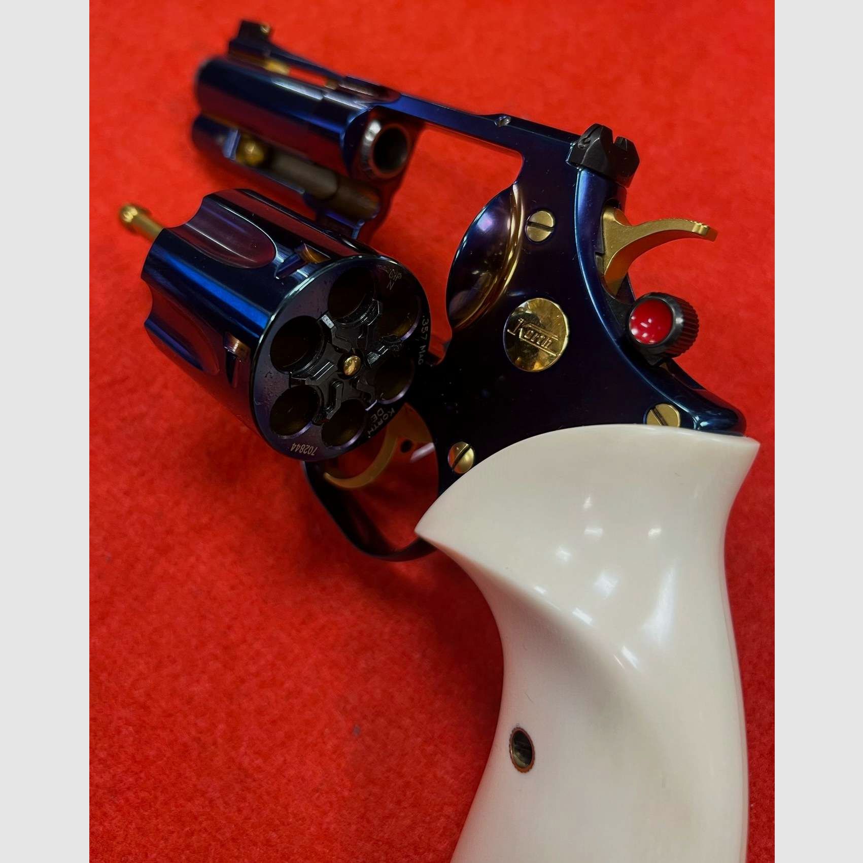 Korth Revolver Classic Glossy Blue Plasma 3″ Kal.357 Magnum, afbeelding 5 van 16