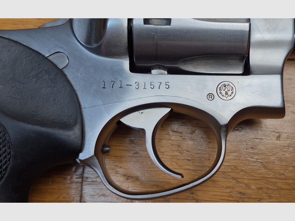 Selten Revolver Ruger GP 100 „Custom“ – Modell mit 6 Zoll Lauf – Seltene Anpassung mit schwerem Lauf ABOM in Deutschland – Vollstahl-Schiene mit verstellbarer Visierung und Wichita Korn aus 100% Stahl – Kal. 357Magnum / 38 special – Waffe aus September 1992 – Seltene Ruger Anpassung – TBE/TBE+, Bild 1 von 30