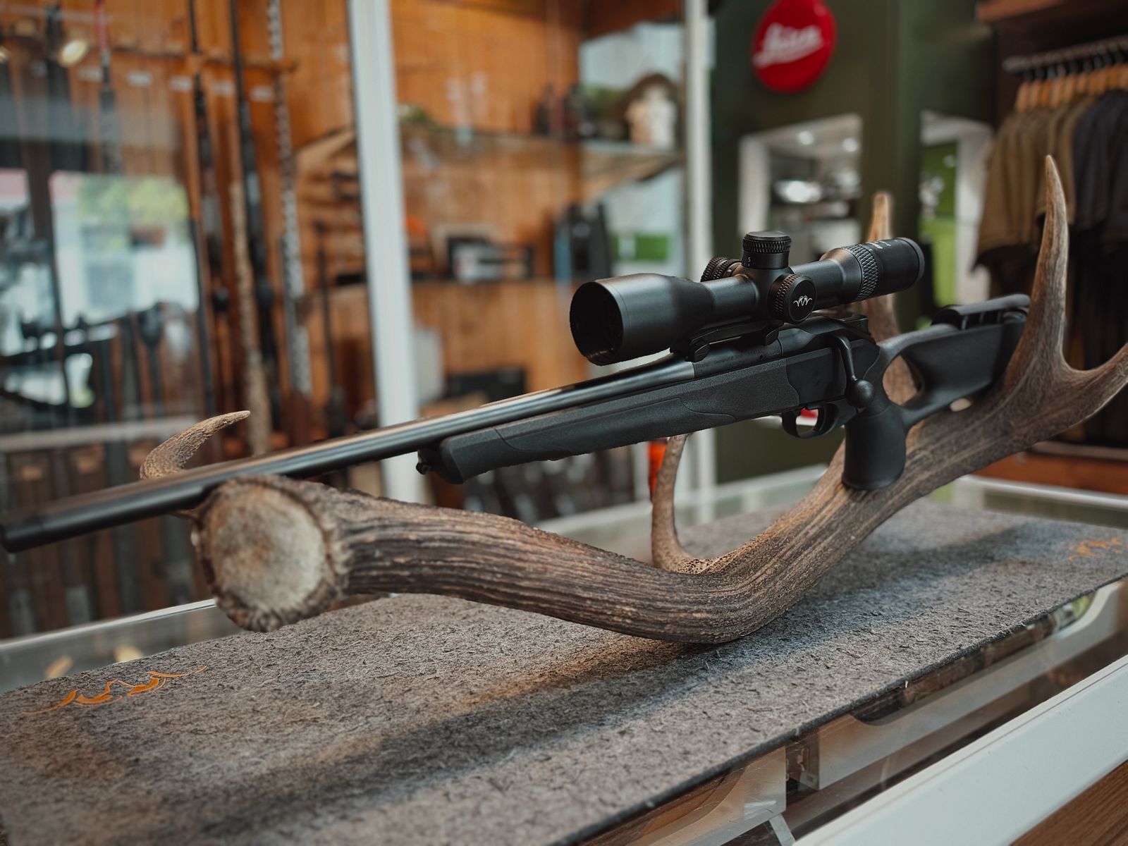 Blaser R8 Ultimate Linksausführung Kal. .308 Win. mit Blaser B2 3-18x50 IC QDC+ – Neuwaffe
