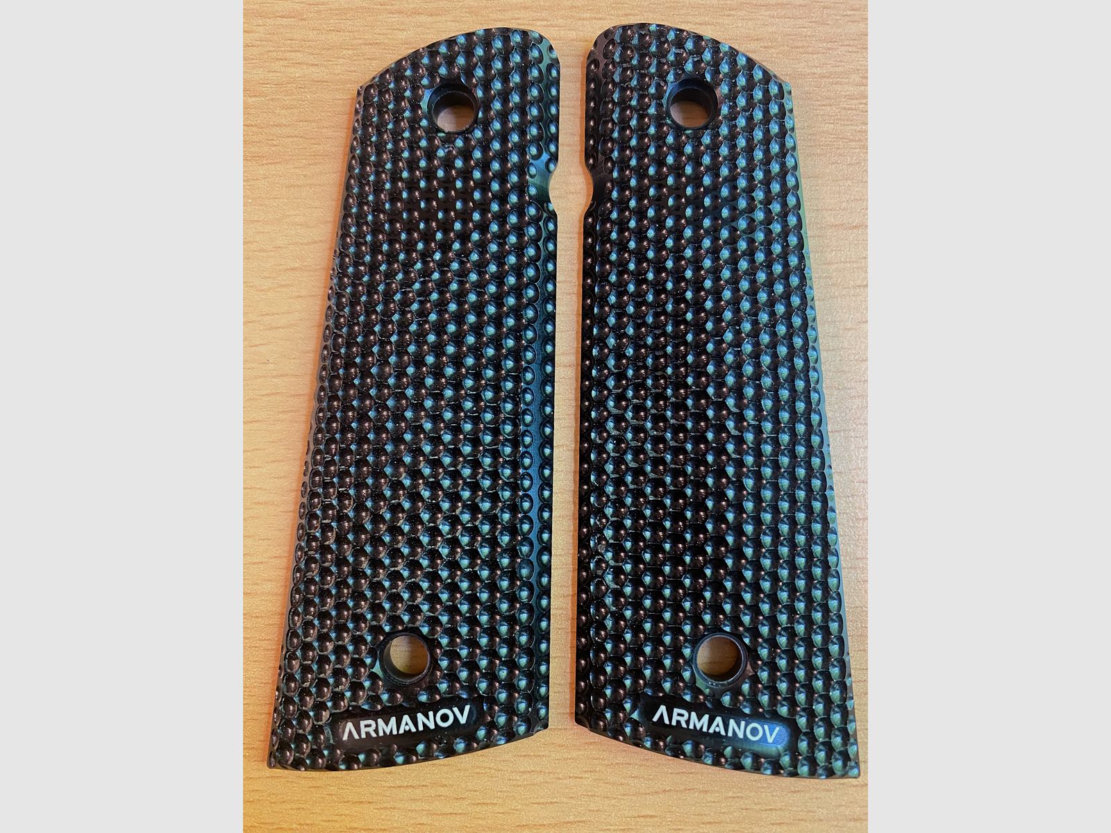 Armanov SpidErgo Grip Panels voor 1911 pistolen, afbeelding 1 van 3
