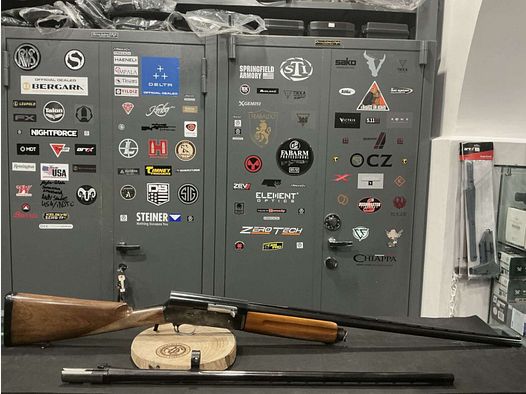 FUSIL S/AUTOMATIQUE BROWNING Cal.12 longueur de canon 70cm, avec canon supplémentaire cal.20