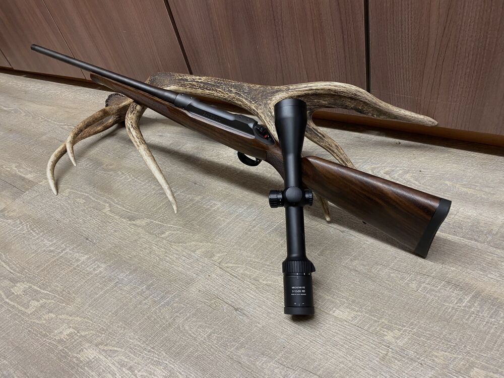 Sauer 101 Artemis, mit Meopta MeoStar R2 2-12x50 RD