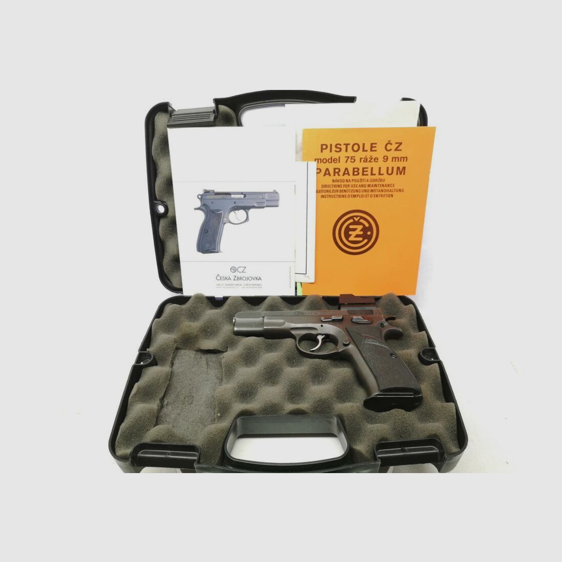 CZ Uhersky Brod Mod. 75 con WS "Kadet" e Docter Sight