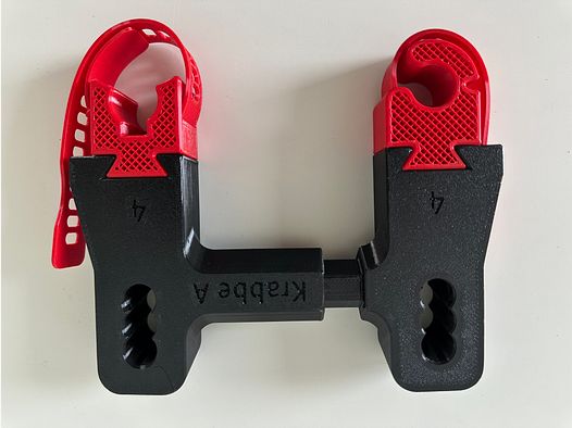 Rifle holder "Krabbe Pro" for headrests in the car from Jagawams