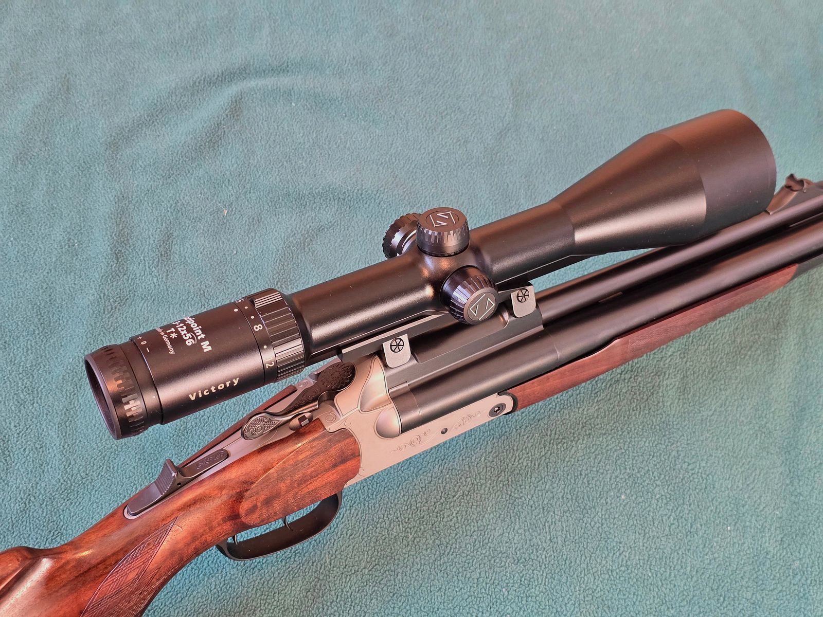 Blaser D99 Duo mit Blaser Sattelmontage und Zeiss Varipoint 3-12 ×56 Leuchtabsehen
