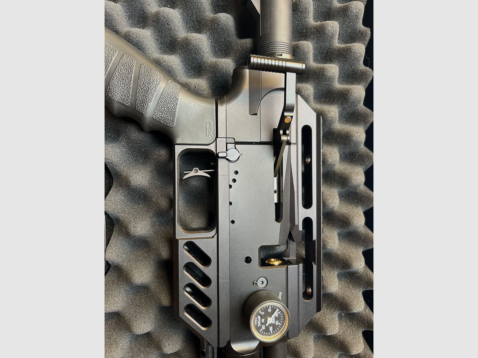 FX Dreamline Tactical Compact Luftgewehr 7,5 Joule , Kal. 4,5 (.177) inkl. 3 Mag und Compact Schulterstütze
