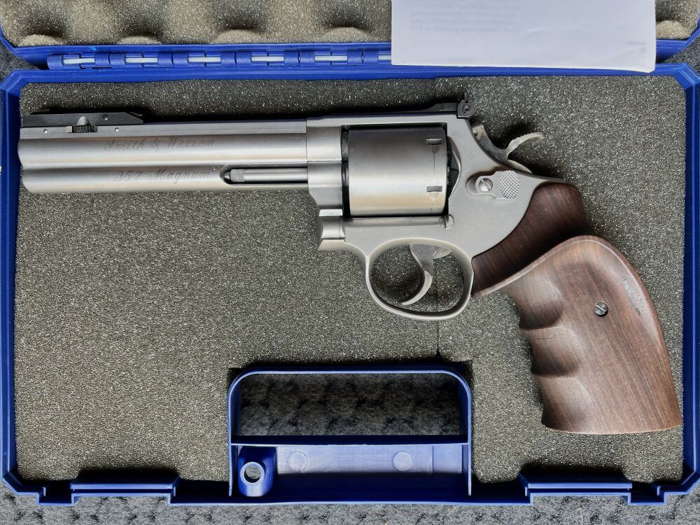 Smith & Wesson 686-4, Revolver Sondermodell "Practical Champion" Kaliber .3 .357Mag