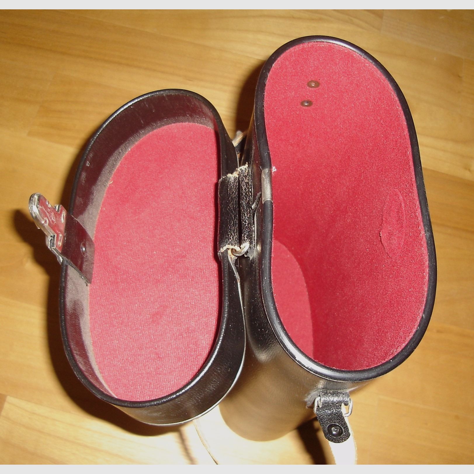 Binocular case for binoculars 8x56