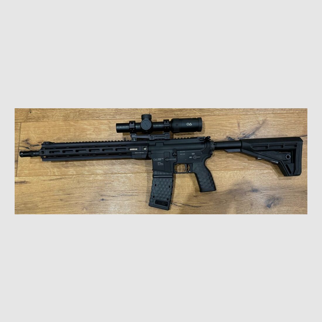 Oberland Arms OA-15 PR M4, canon de 14,5 pouces .223Rem/5.56x45 avec optique