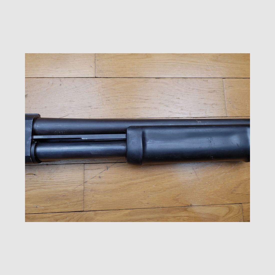 Zeldzame pompgeweer Fabarm « SDASS Commando » – 12/70 – 5/7 schoten – ergal behuizing – gewicht 3kg – loop van 47cm – vervaardiging 1981 – heeft echt nergens angst voor! – TBE +, afbeelding 6 van 22