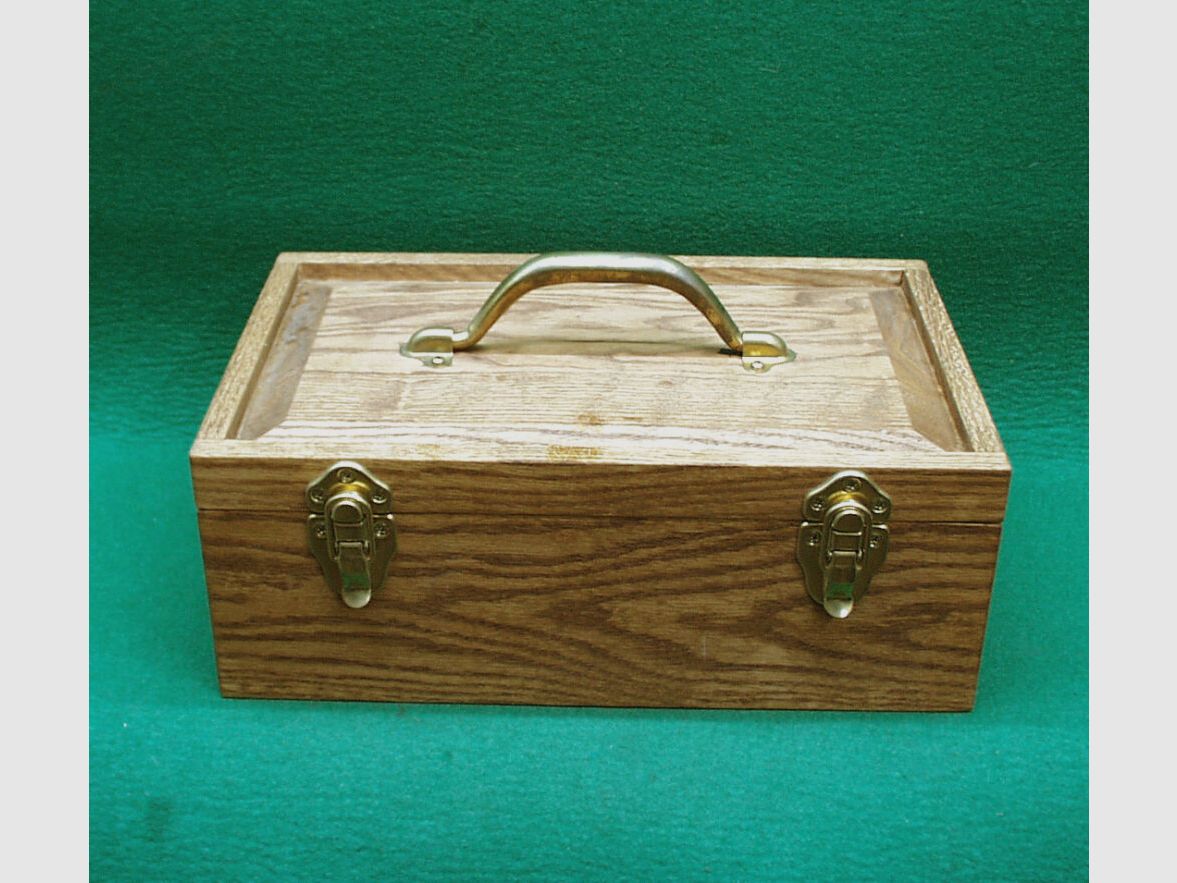 ****	 Patronenbox/Munitionsbox groß