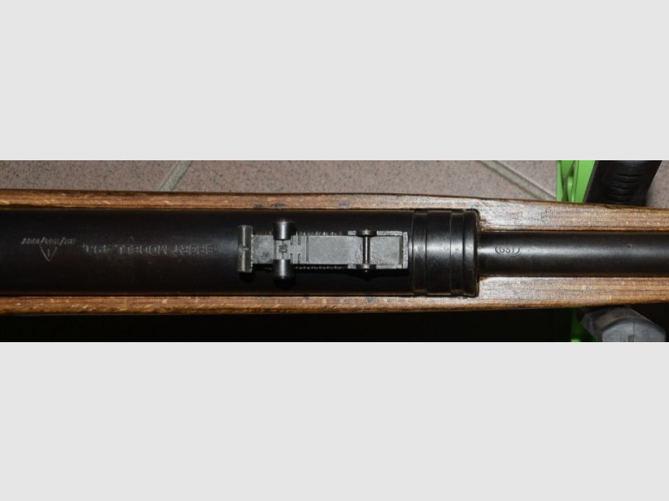 Luchtgeweer Haenel 49a, zeer vroeg GST Geweer, loop gestempeld, veer en afdichting nieuw