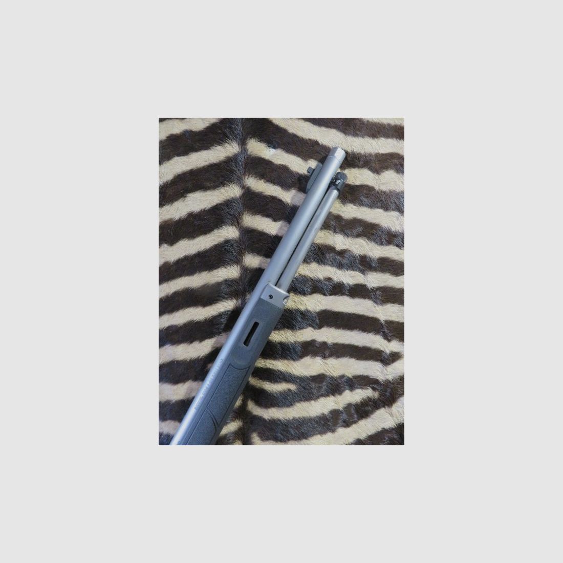 Unterhebelrepetierer SMITH & WESSON Modell 1954 Kal. 44 Rem Mag Lauf 47 cm gewinde., Bild 2 von 10