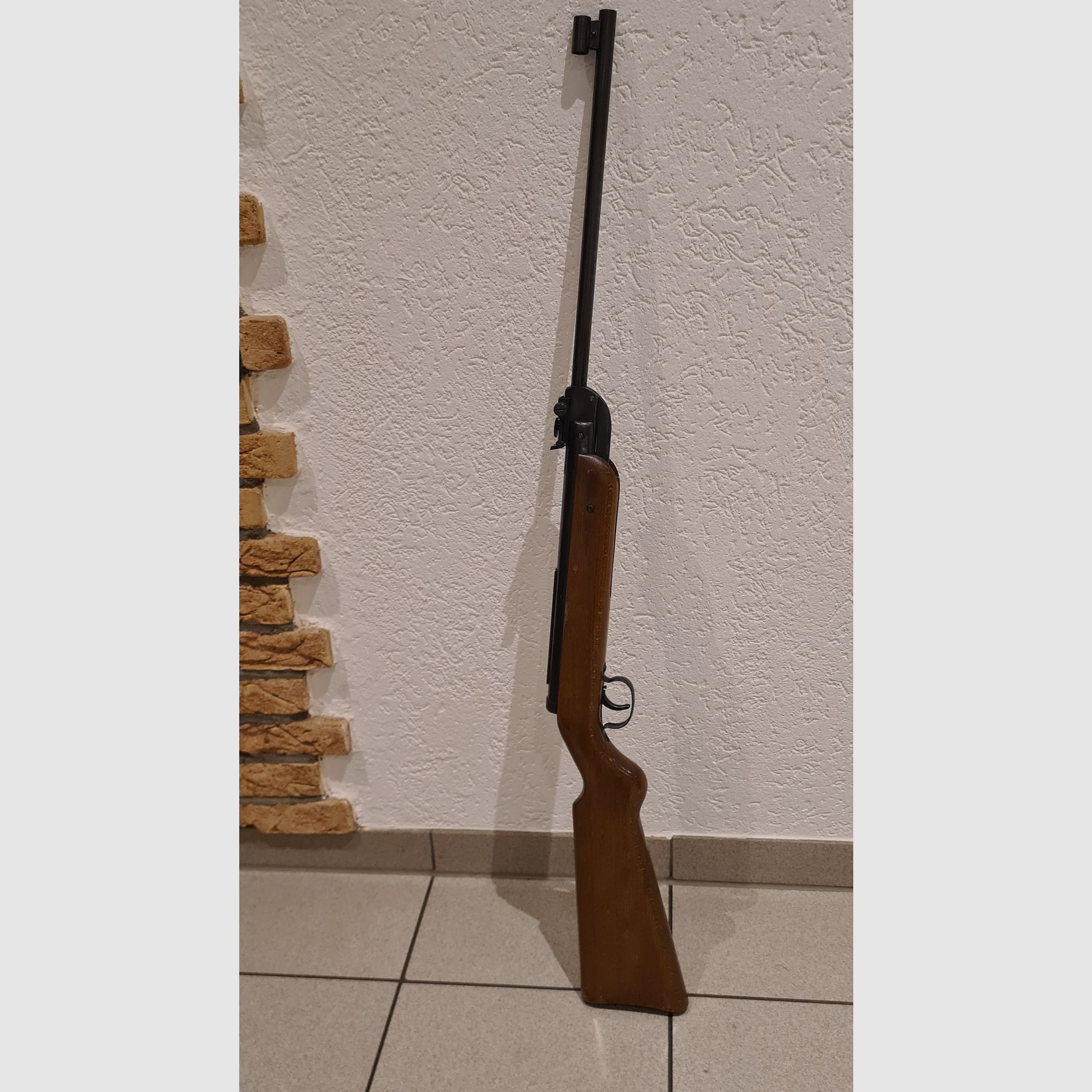 Carabina de aire Diana con marca F calibre 4.5