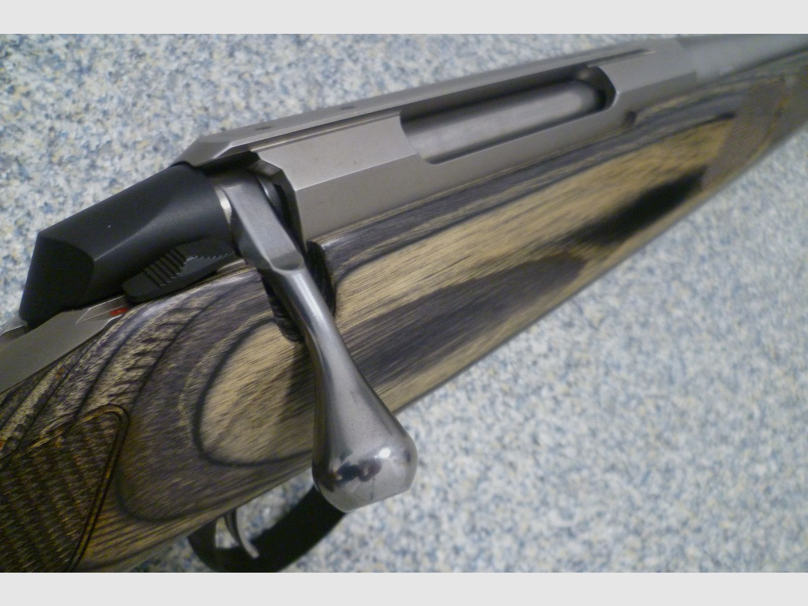 Rifle repetidora Tikka T3 acero inoxidable laminado 8x57IS