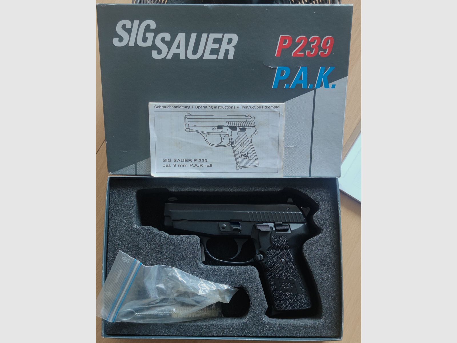 Sig Sauer P239 9 mm pak