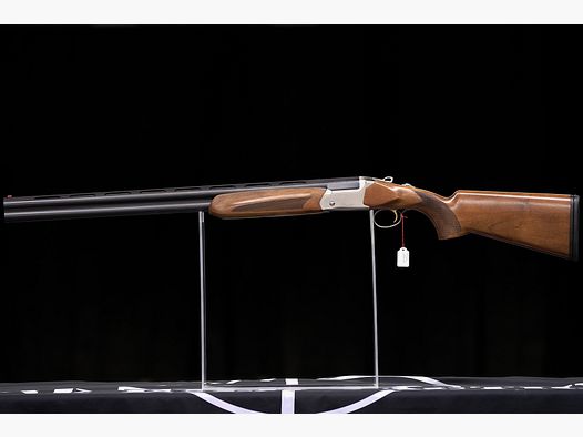 Akkar Churchill 812