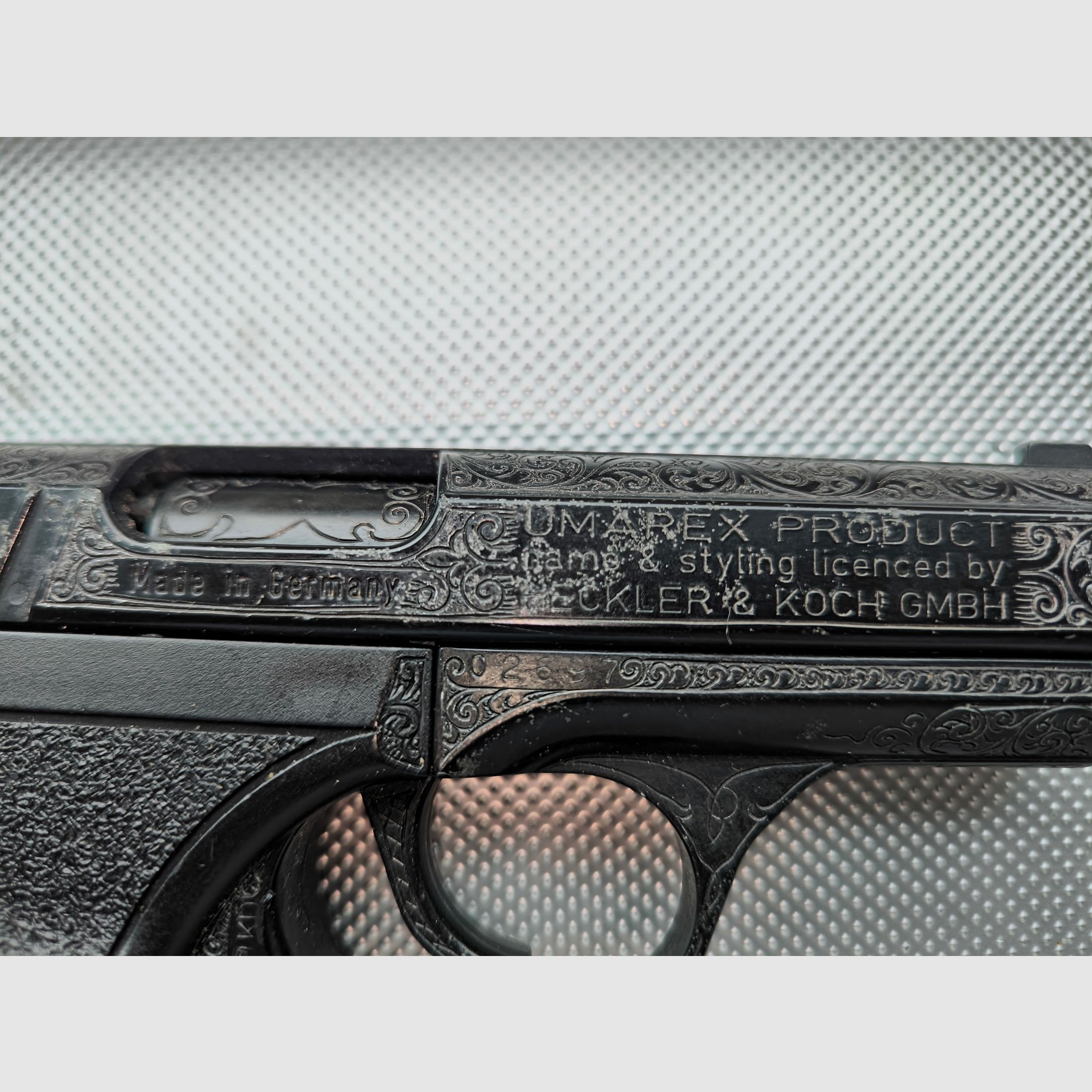 ⚠️ Atención coleccionistas Vitrine Stűck, Hackler & Koch Mod. SP9-con grabado - Visual y funcionalmente en estado impecable, como nuevo y apenas disparado y como pistola SRS de gas/tiro de salva calibre 9mmPAK ¡casi imposible de encontrar!