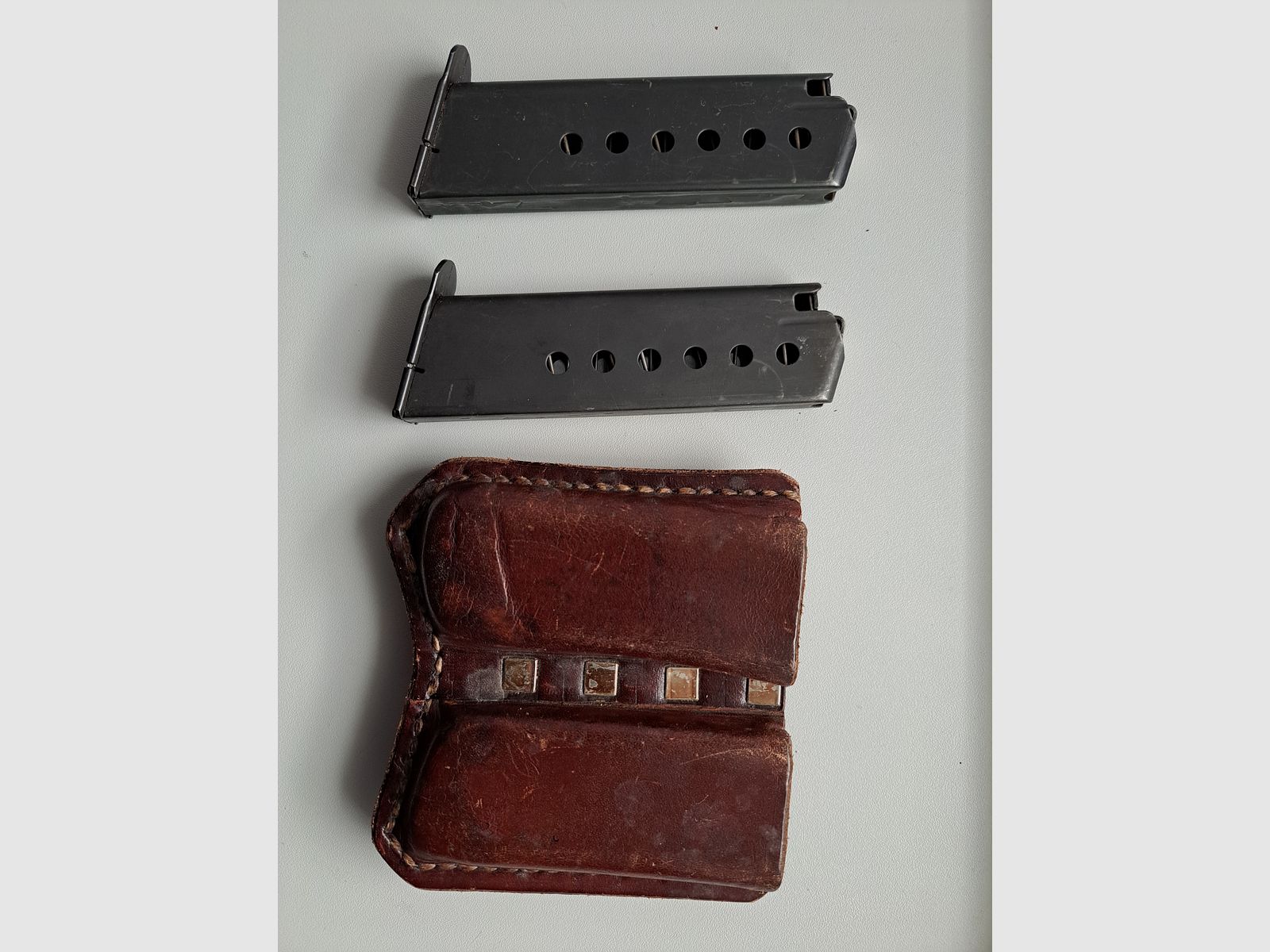 Dwa magazyny P 220 kal. .45 ACP