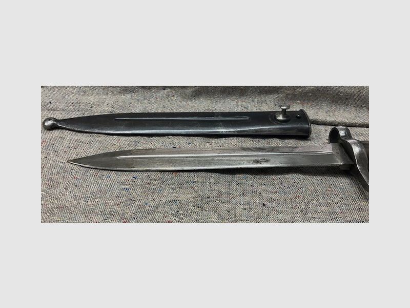 Schwedisches Bajonett Modell 1896 für den Schwedenmauser. Der Hersteller ist die Firma E.J.A.B. - Eskilstuna Jernolegets Aktion Bolaget in Eskilstuna / Schweden.