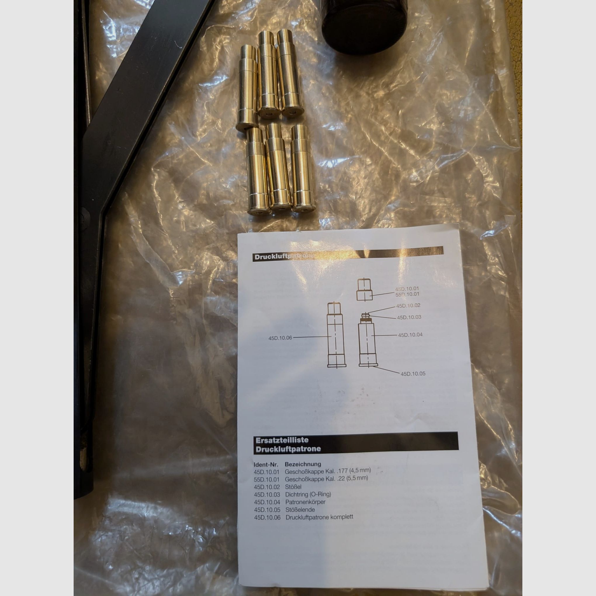 Cartucce a gas per revolver LEP cal. 5,5 mm / .22  6 pezzi + pompa a mano + olio pneumatico SET ad es. per ME Bull Barrel Single Action Army Revolver