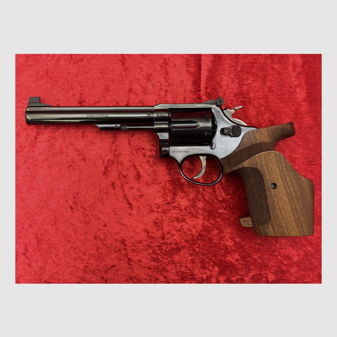 Taurus 76