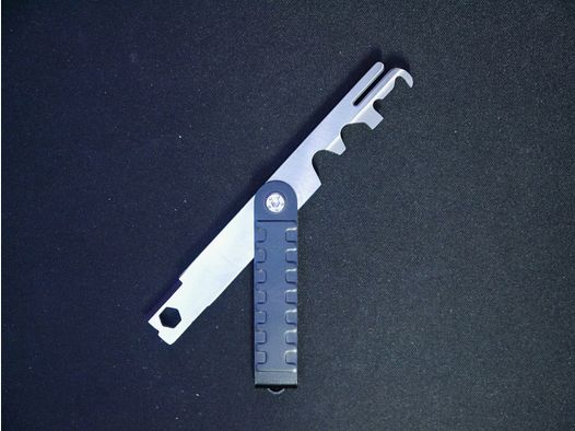 AR 15 cleaning tool tool bolt cleaner Oberland Arms Schmeisser Hera M16