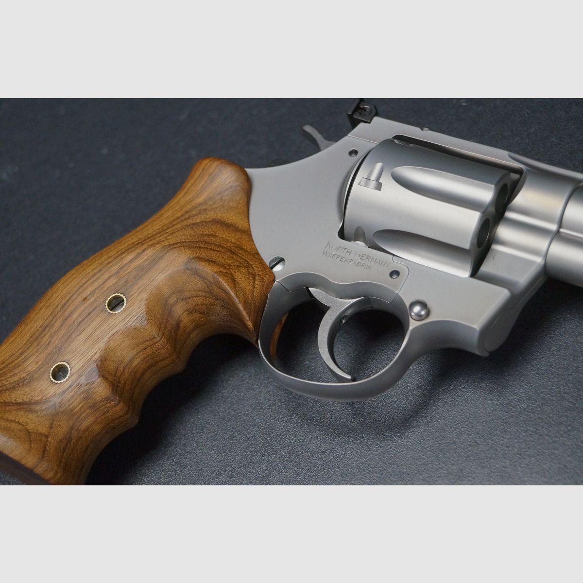 Korth Combat Revolver NSC mit Holz Griff, Bild 4 von 8