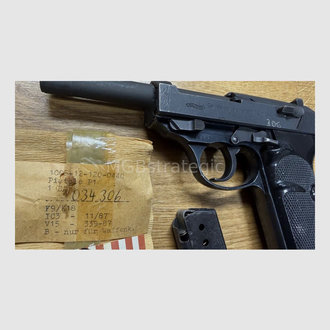 Walther P1 da scorte di deposito ex Bundeswehr con sacchetto da deposito incl. 1x caricatore P38 pistola semiautomatica 9mm Luger P 38 / con imballaggio da deposito, da scorte di deposito ex Bundeswehr, immagine 2 di 10