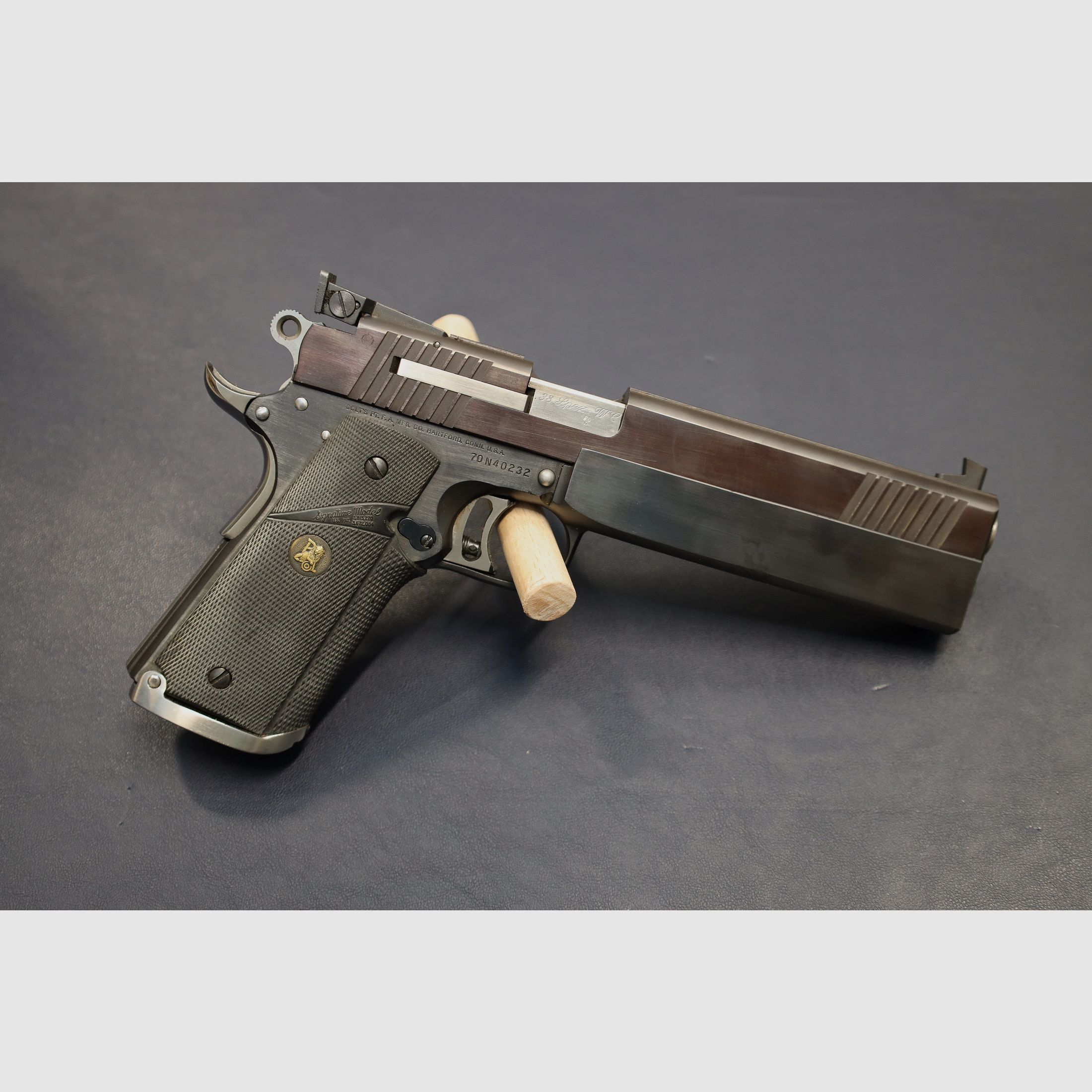 Wykonany na zamówienie 1911 r. kolekcjonerski egzemplarz kal. .38Special Wadcutter, zdjęcie 2 z 5