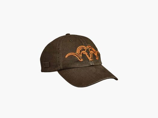 Chapeau Blaser brodé léger 100% coton au look vintage avec grand logo Blaser à l'avant et réglage velcro à l'arrière.