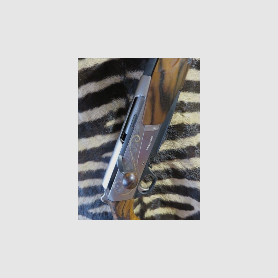 BROWNING Maral 4X Ultimate Bavarian grade 4 .300wm Repetierbüchse 61cm fluted mit Gewinde – Waffenkoffer, Bild 5 von 12