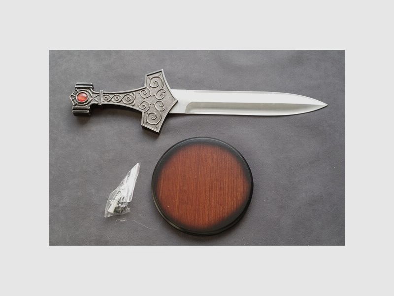 Germanischer Thorhammer mit Wandplatte