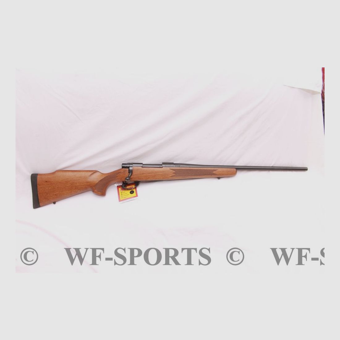 WF-SPORTS HOWA 1500 en calibre universel. Crosse en noyer