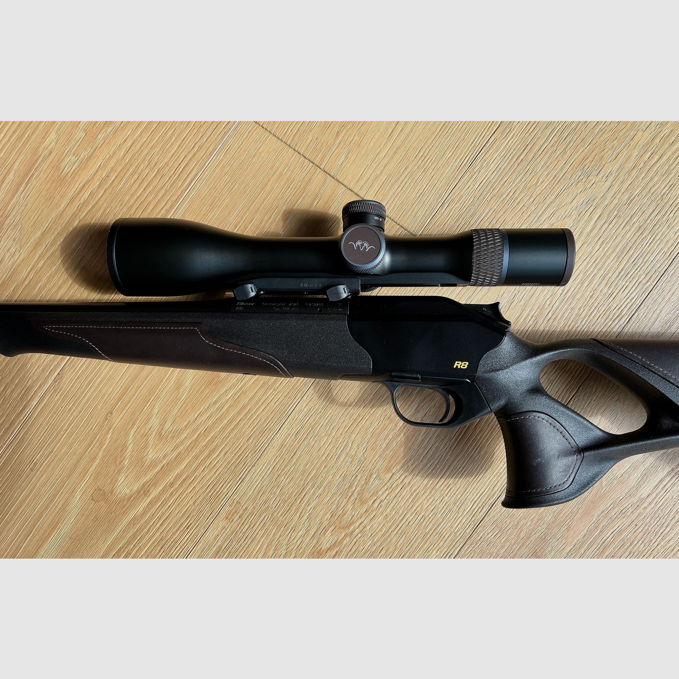 Blaser R8 Ultimate Leather Cocoa, .308 Win, Blaser B1 4-20x58, incl. Vorderschaft für Silencer