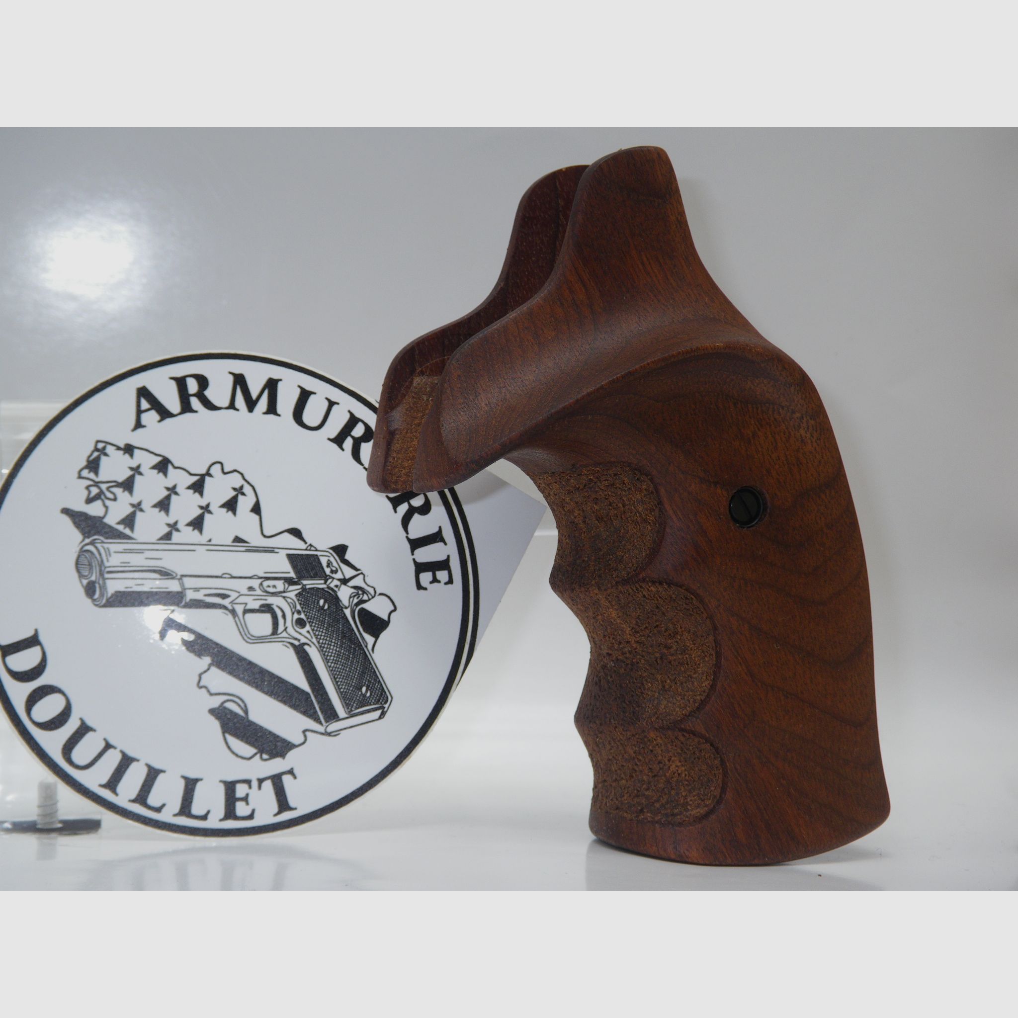 Impugnature in legno testurizzate Target per revolver S&W carcassa K/L Round Butt, immagine 1 di 2