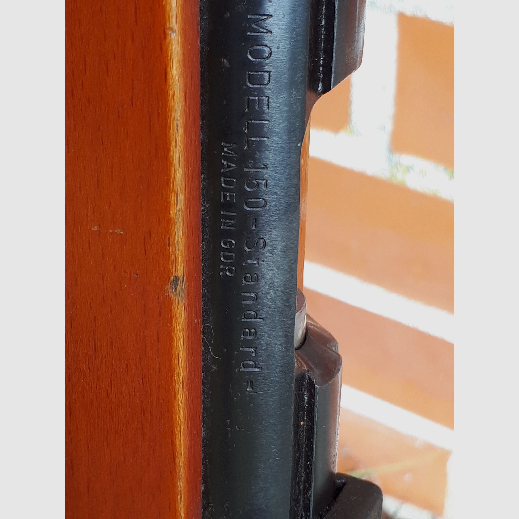 KK Waffen und Waffenschränke (Langwaffe KK-Gewehr Suhl Modell 150 Standard) (Kurzwaffe Revolver Arminius)