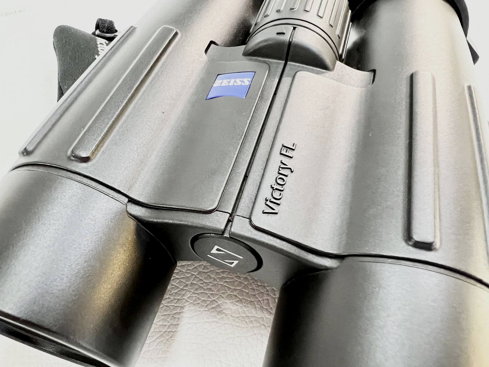ZEISS – VICTORY 8X42 T* FL, zdjęcie 3 z 3