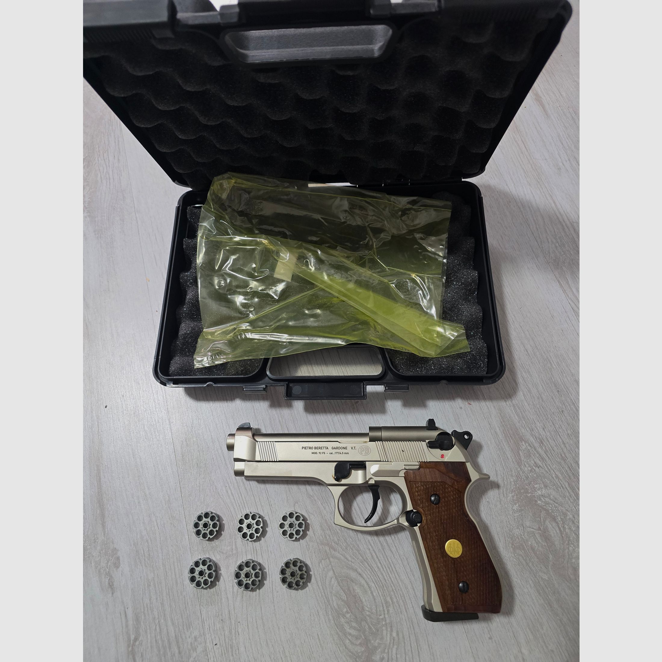 BERETTA M92FS NICKEL, WOOD GRIPS 6 MAGAZINES AND CASE !!