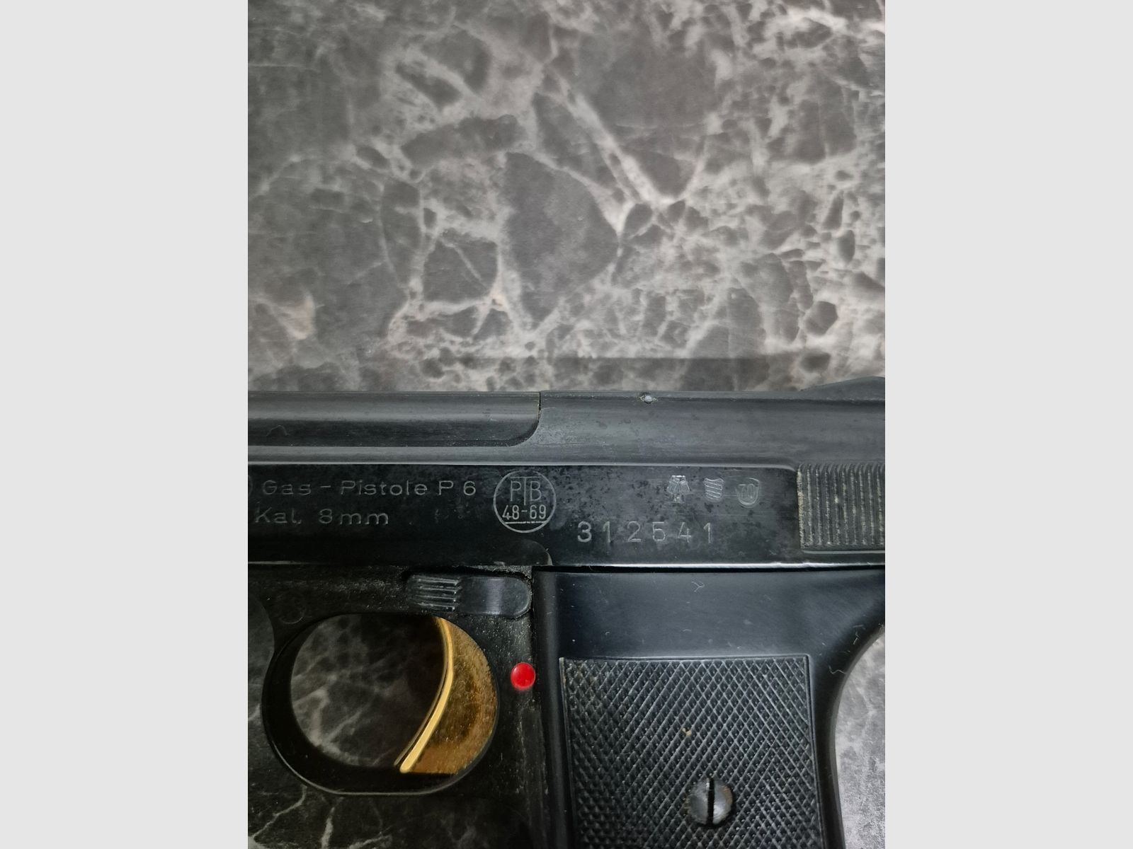 Reck 6, pistola de señal/alarma/gas de 8 mm