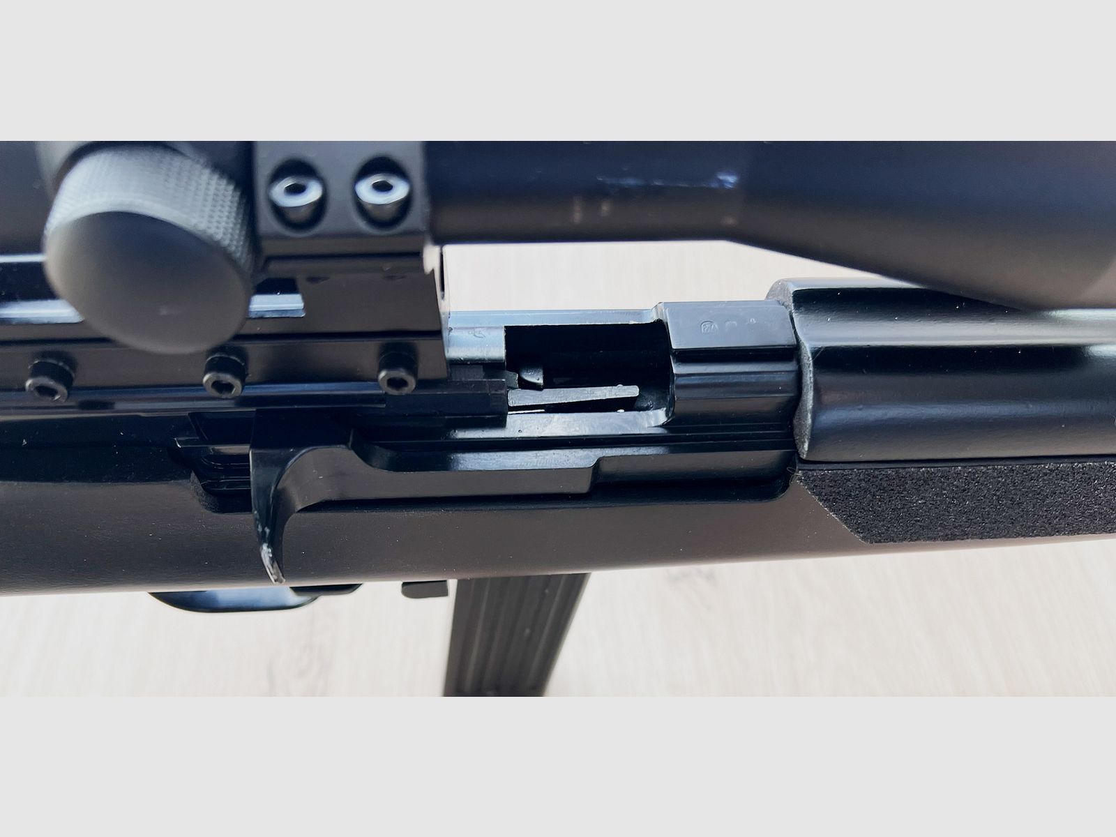 Erma EGM 1-Black -   KK-Selbstlader mit 7 Magazinen