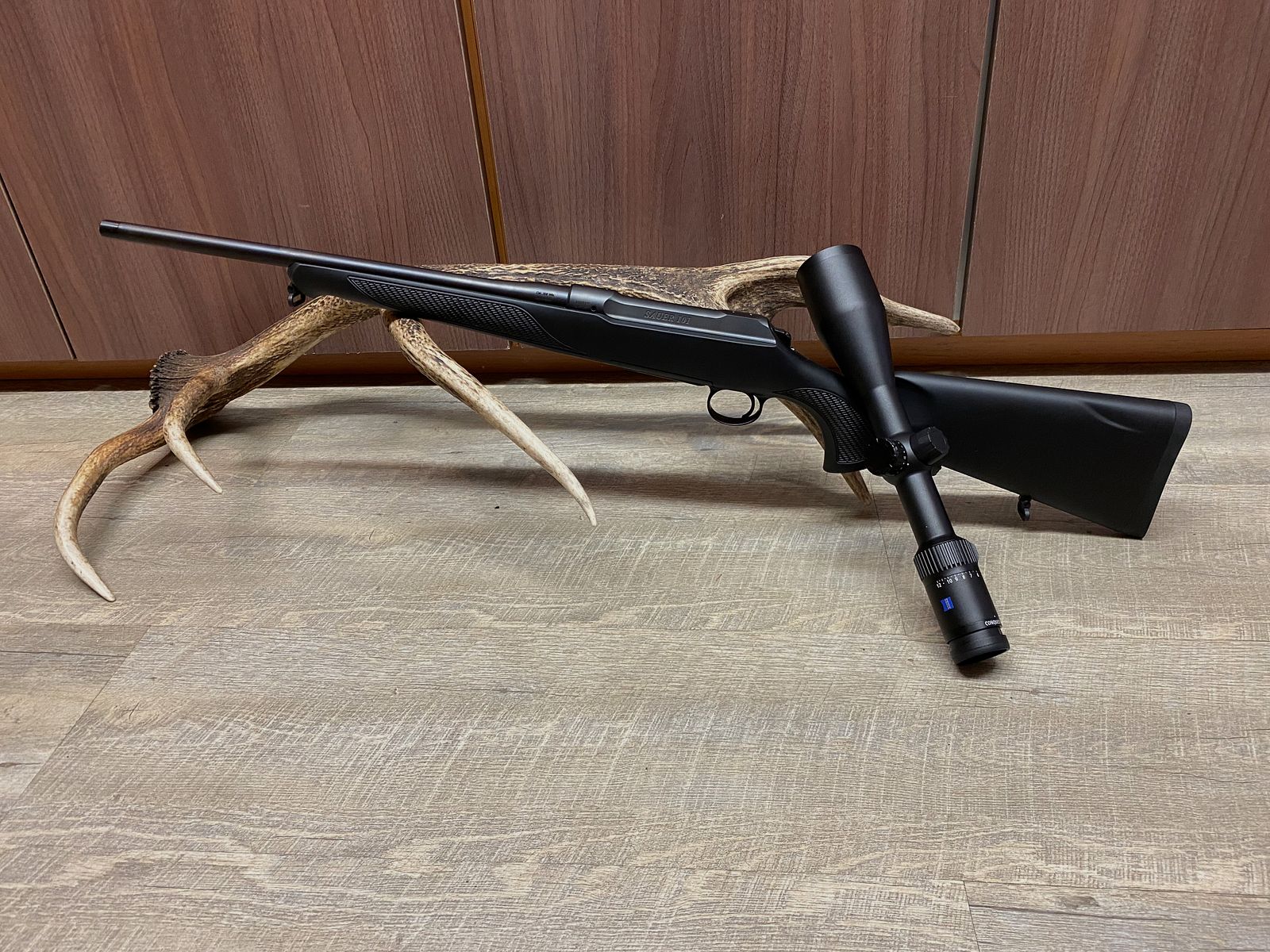 Sauer 101 Classic XT, met Zeiss Conquest V4 3-12x56
