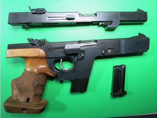 Pistola deportiva Walther GSP calibre .32 SW long WC, empuñadura deportiva + sistema intercambiable .22lr #65+66