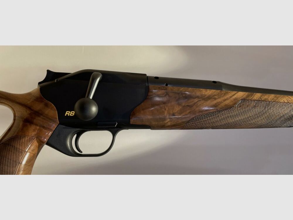 BLASER R8 SUCCESS (HOLZKLASSE 4)