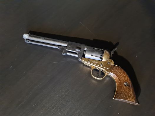 Colt Dragoon Dekowaffe